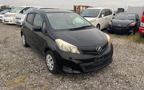 TOYOTA VITZ 2011